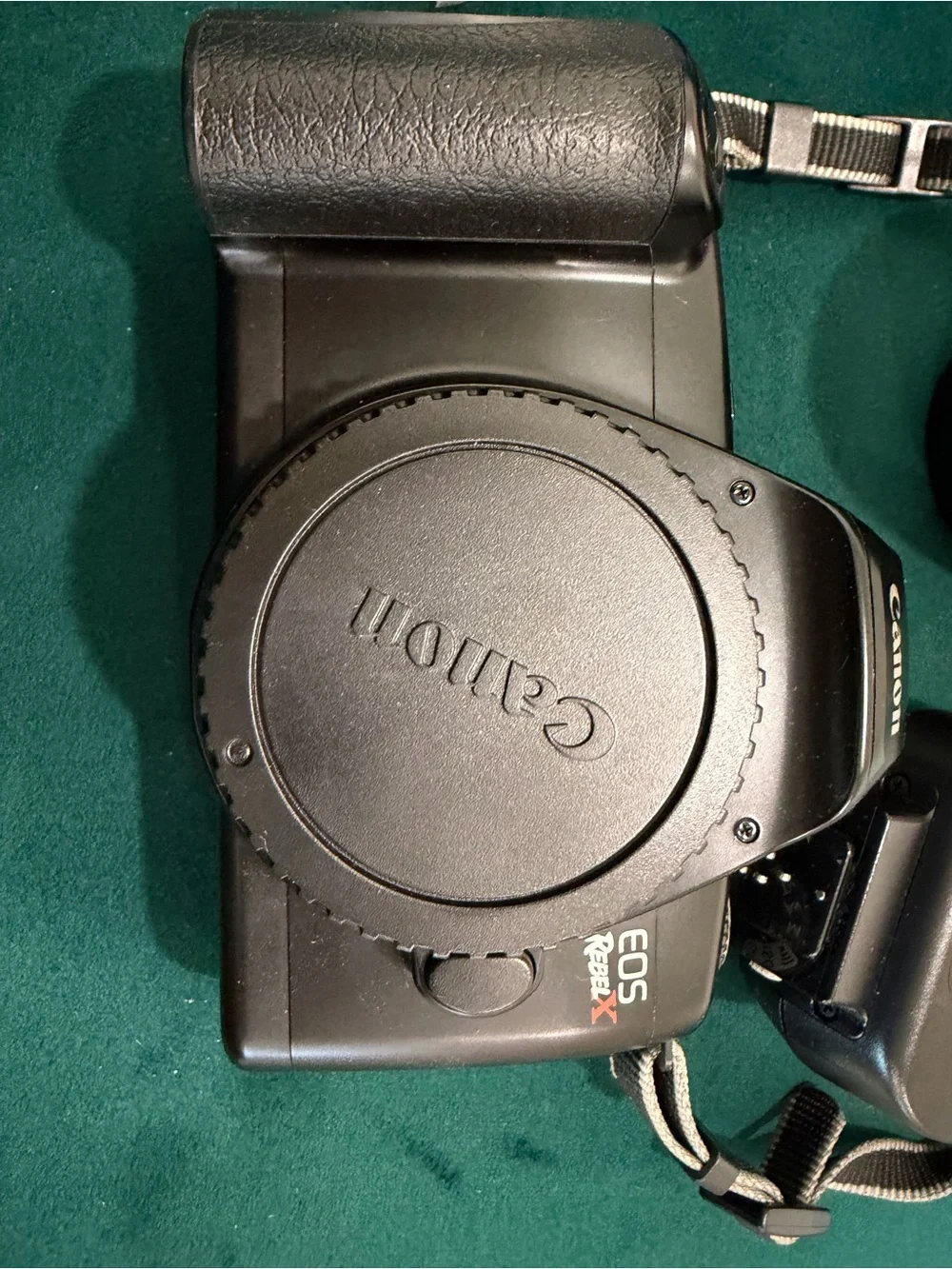 Canon Black  Camera Body with Lens and Flash Kit